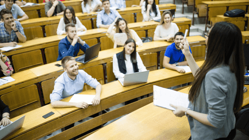 Etudiants de l'UFT en classe